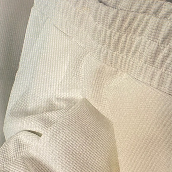 ALO Yoga White Cozy Set - Picture 7 of 8